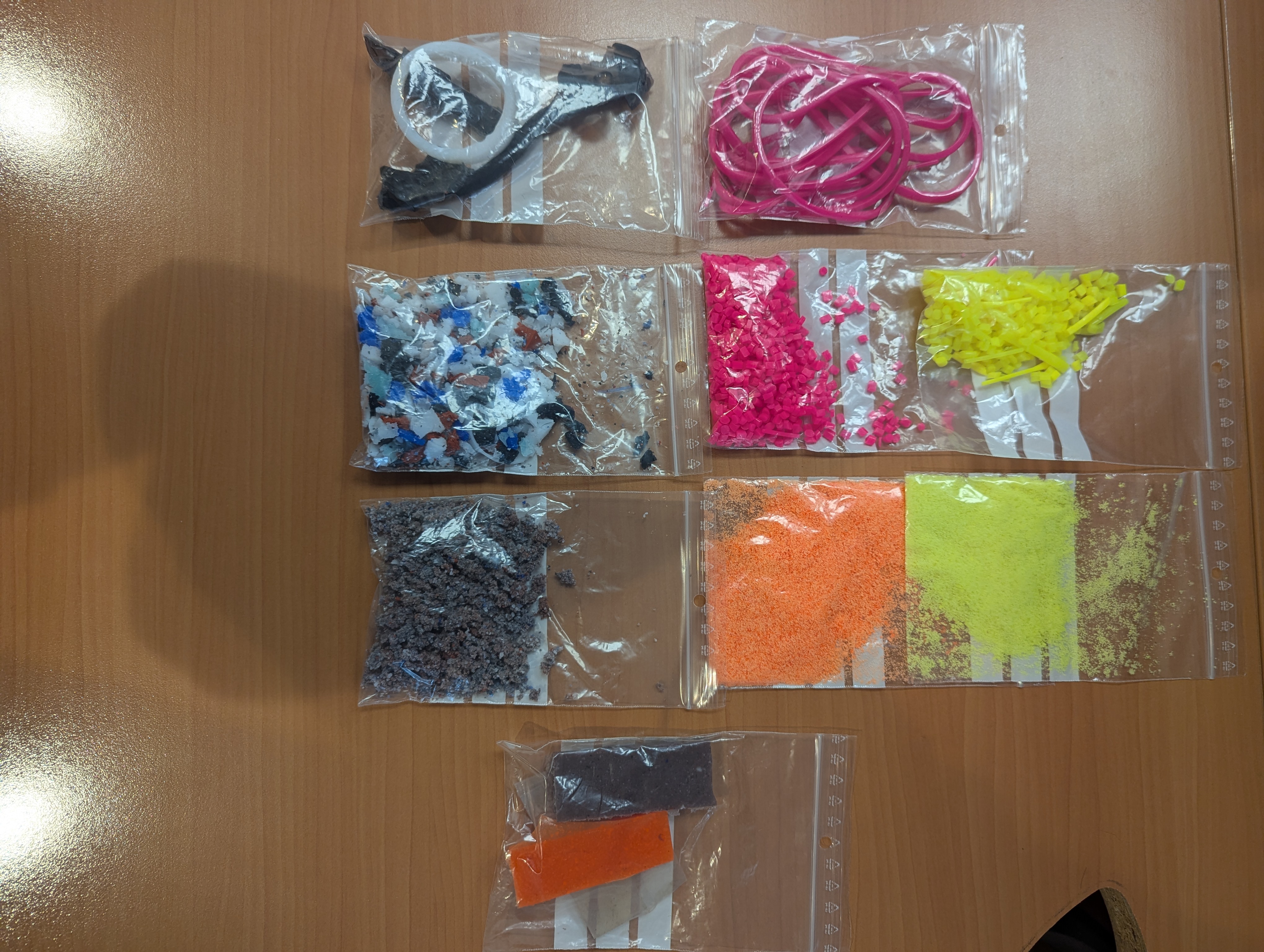 Échantillons de matières silicone sous différentes formes