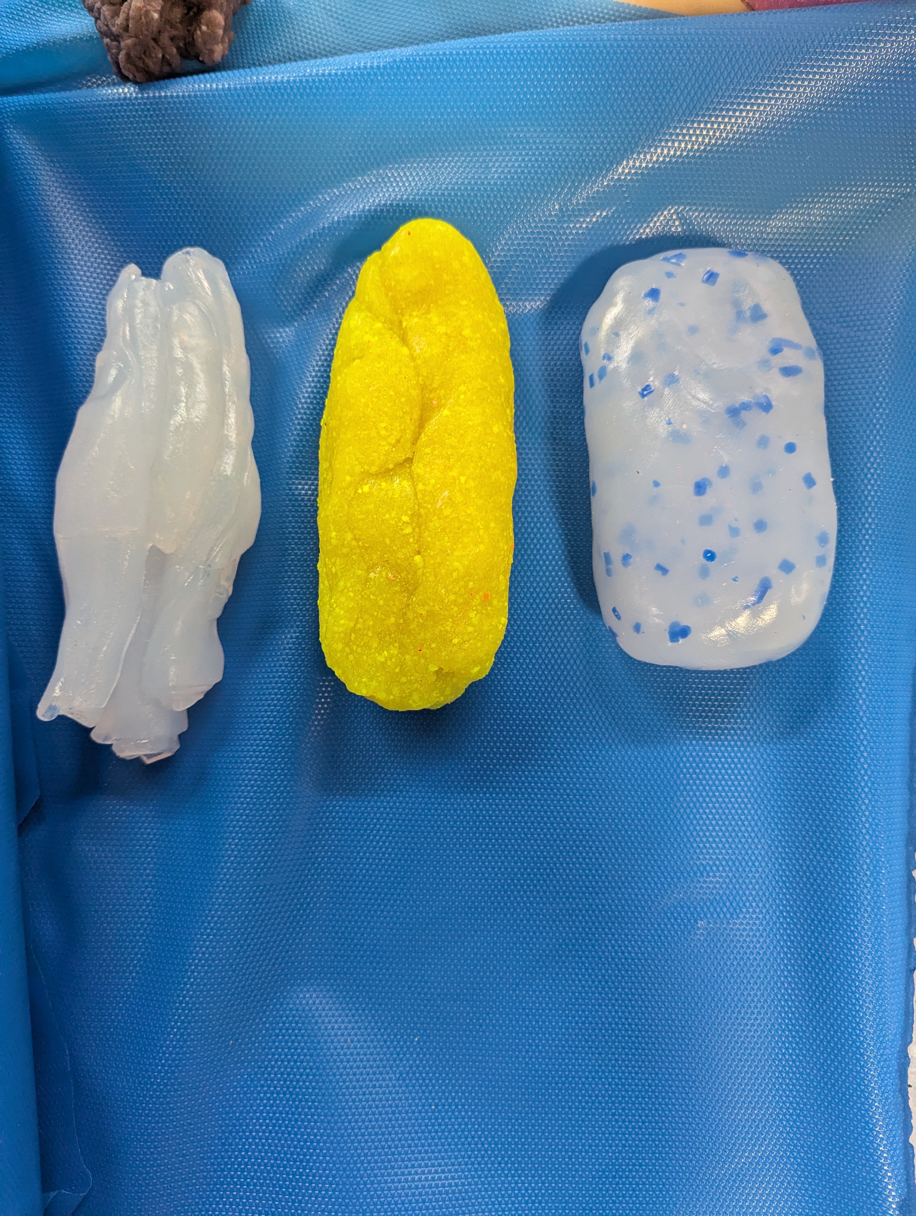 Échantillons de matières silicone préparées pour essais de réutilisation